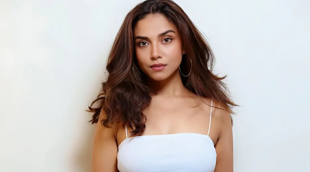 Manasi Moghe Wiki Height, Weight, Age, Husband, Biography, Wiki & More