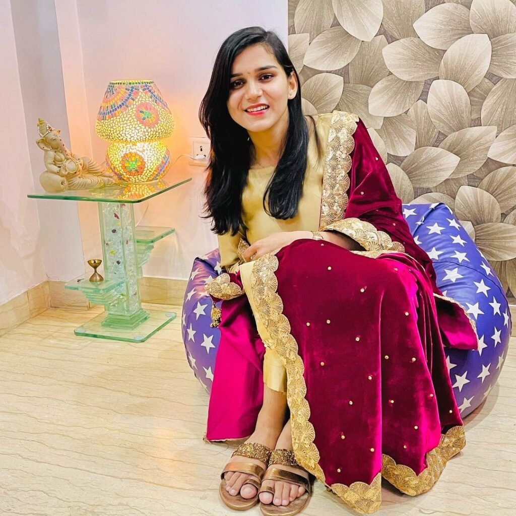 Himanshi Singh (Let’s LEARN) Age, Wiki, Height, Family, Boyfriend ...