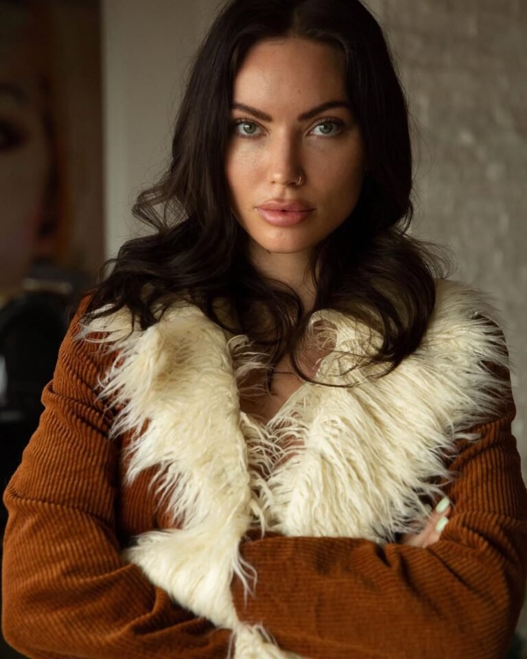 Kayleigh Swenson (Viking Barbie) Wiki, Age, Height, Weight, Boyfriend, Affairs, Biography & More