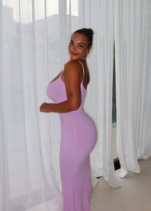 Alanna Pow – Biography, Wiki, Age, Career, Height, Weight, Husband, Net