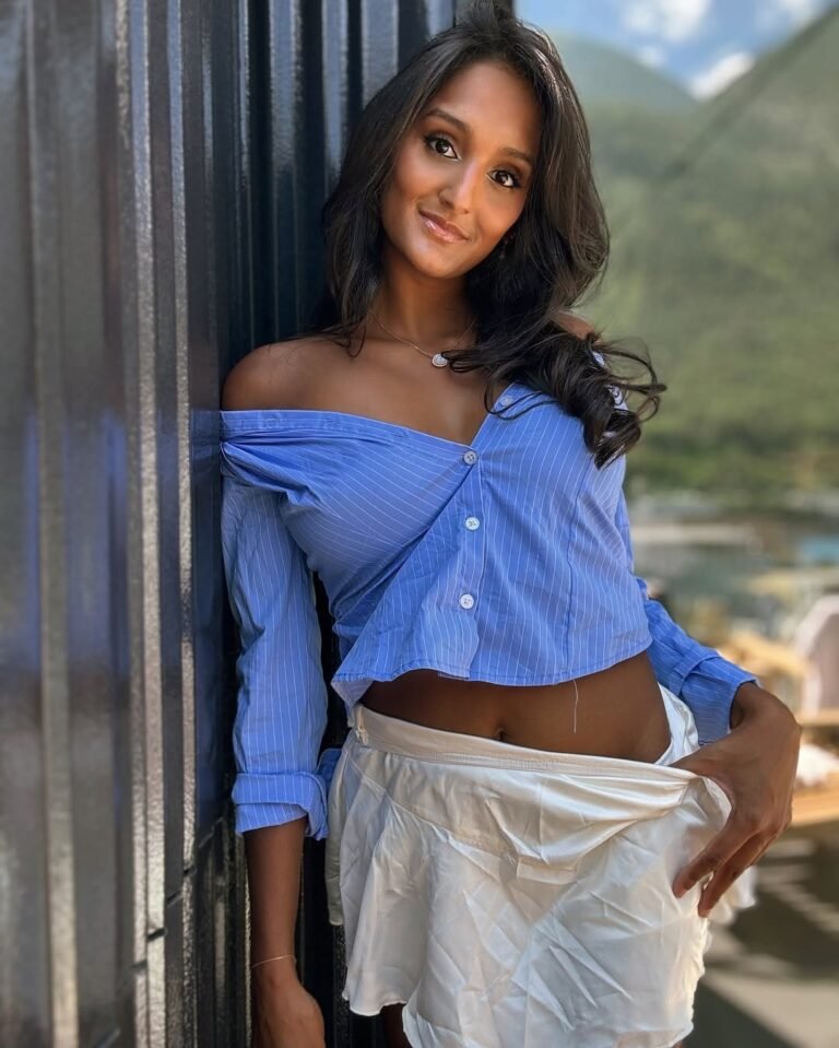 Lea Monet Biography, Wiki, Age, Career, Height, Weight, Husband, Net