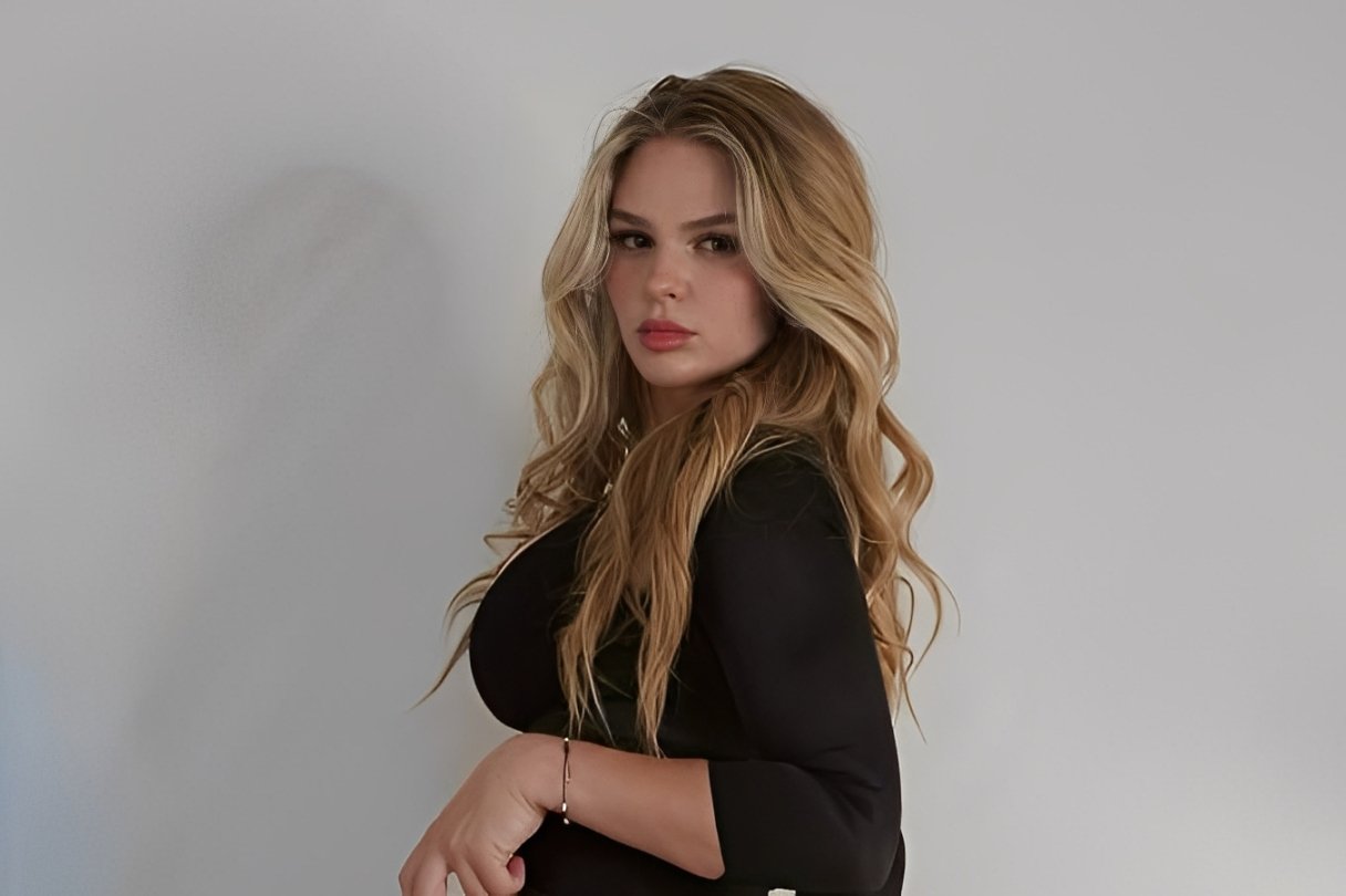 Sava Schultz Biography, Wiki, Age, Career, Height, Weight, Boyfriend, Net Worth, Social Media & More