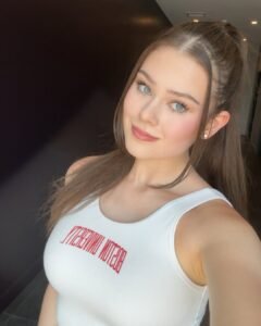 Shayna Loren – Biography, Wiki, Age, Career, Height, Weight, Boyfriend