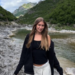 Zoe Rhode Biography, Wiki, Age, Career, Height, Weight, Boyfriend, Net